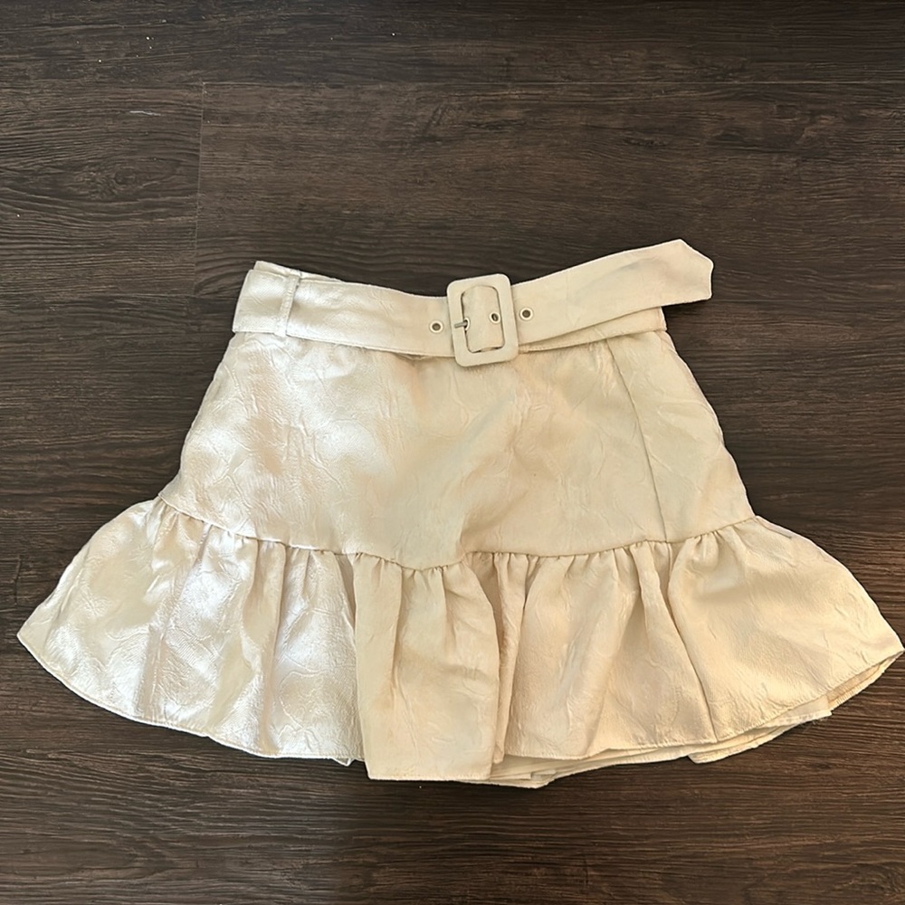 Do+Be skirt. Size small.